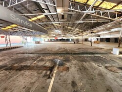 Ground floor Car Workshop / Warehouse in Prime Bukit Timah (D21), Factory #529066521